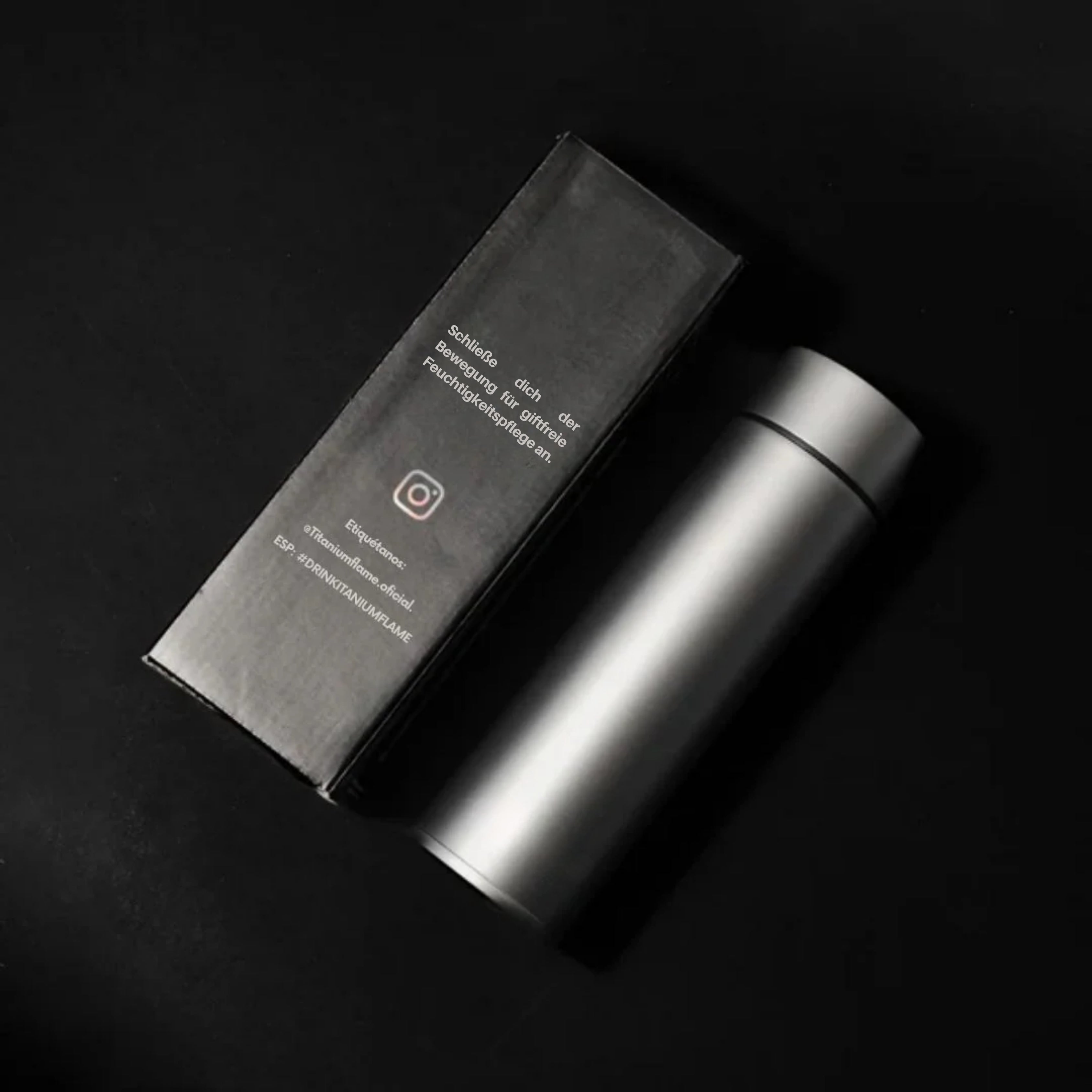 TitaniumFlame Wasserflasche aus 100 % reinem Titan: sauber trinken, besser leben.