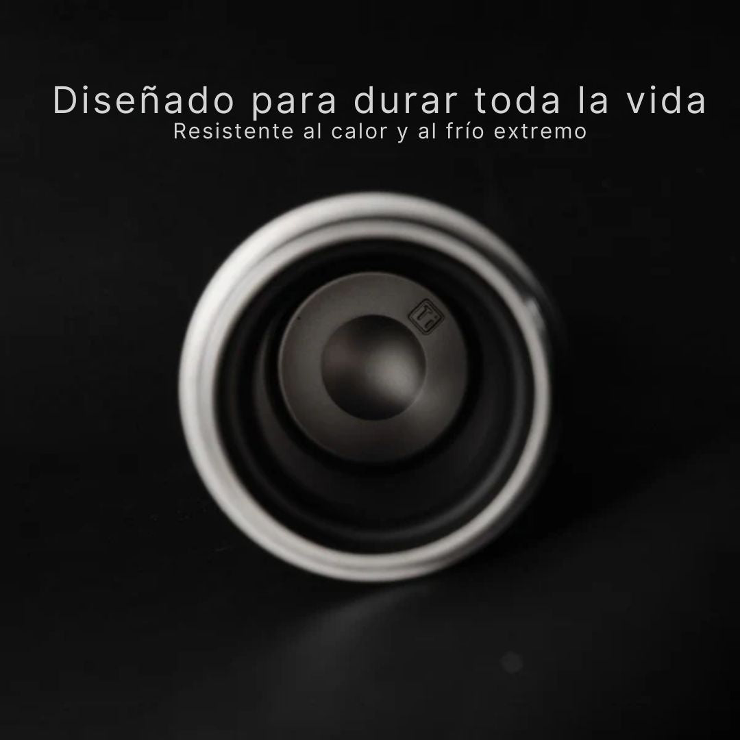 Botella de agua TitaniumFlame 100% titanio puro: beba limpio, viva mejor.