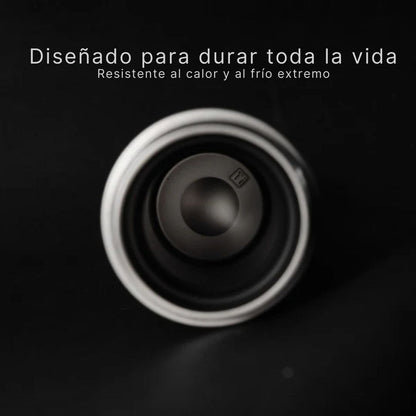 Botella de agua TitaniumFlame 100% titanio puro: beba limpio, viva mejor.